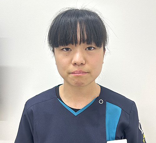 中園 真衣